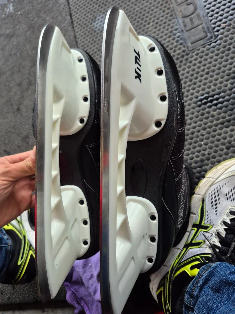 Bauer Ice Skates, Size 12 US image indicator(3)
