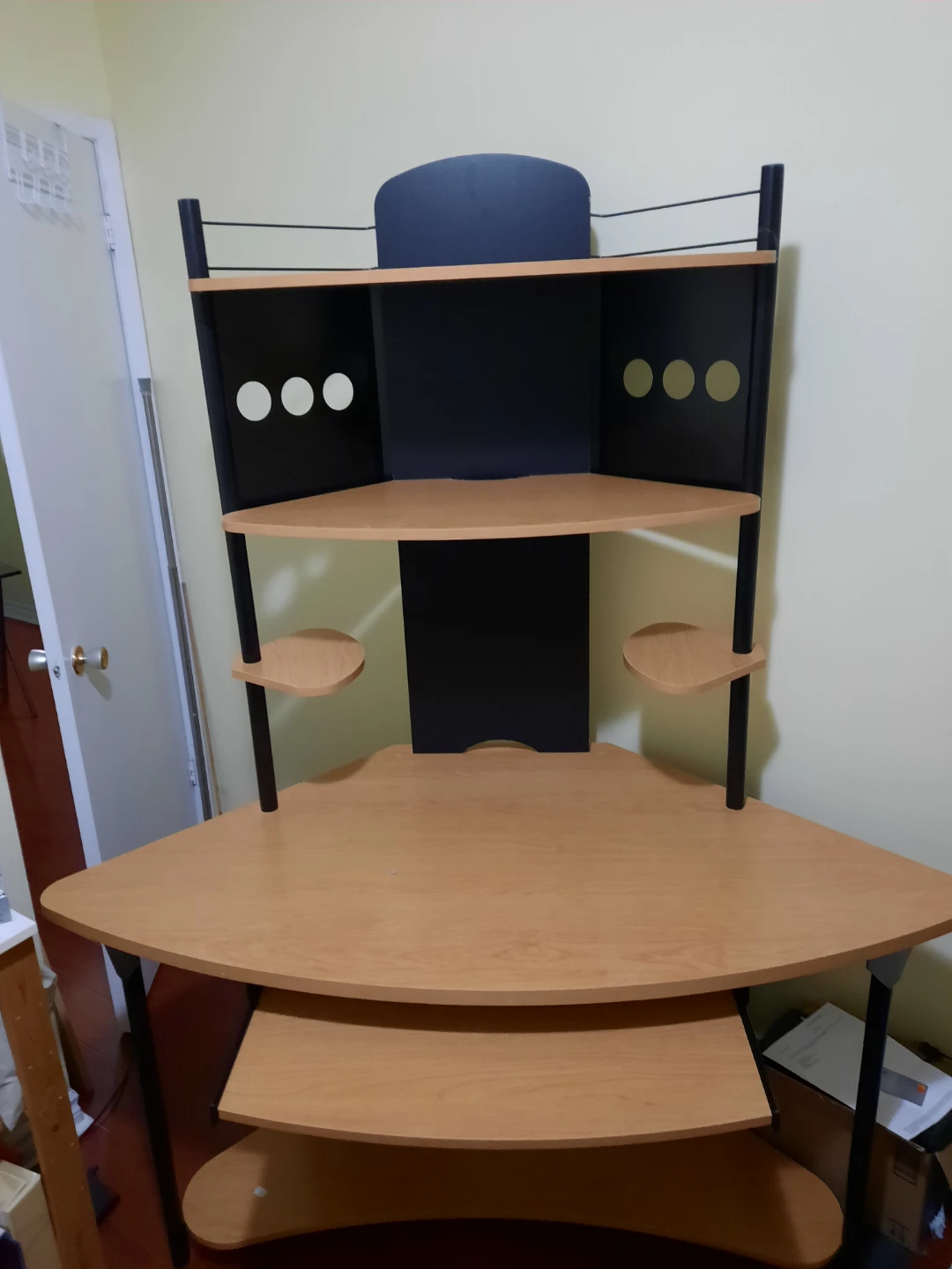 Corner Desk with Hutch - photo 3