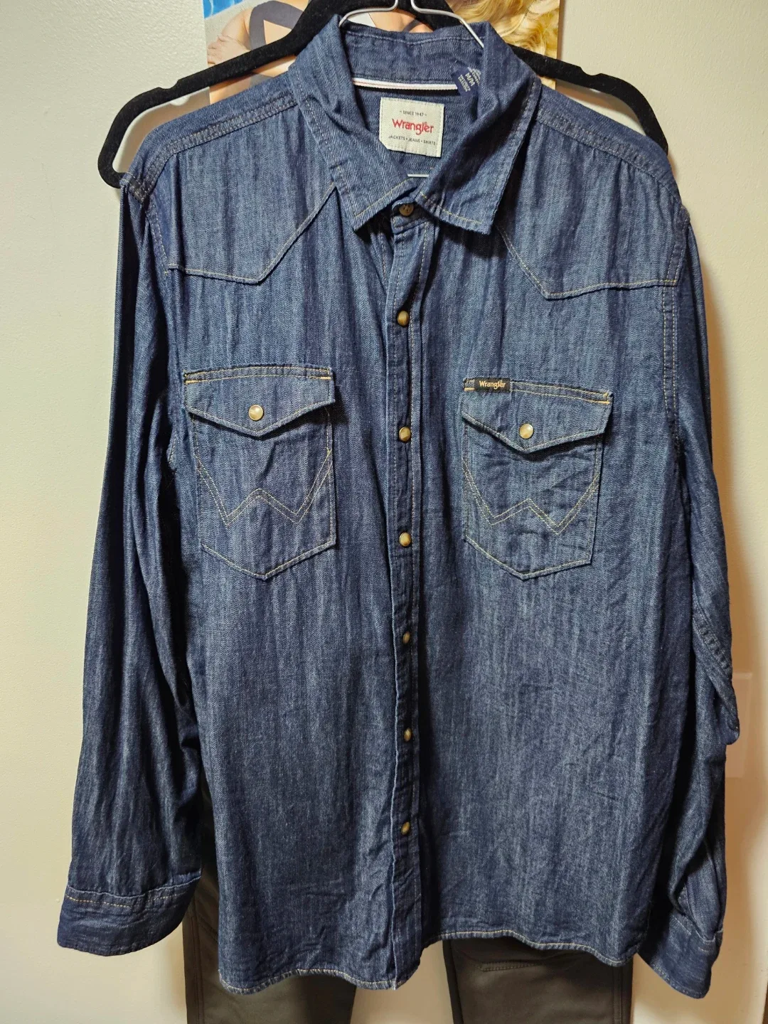 Men's Wrangler Denim Western Shirt image indicator(2)