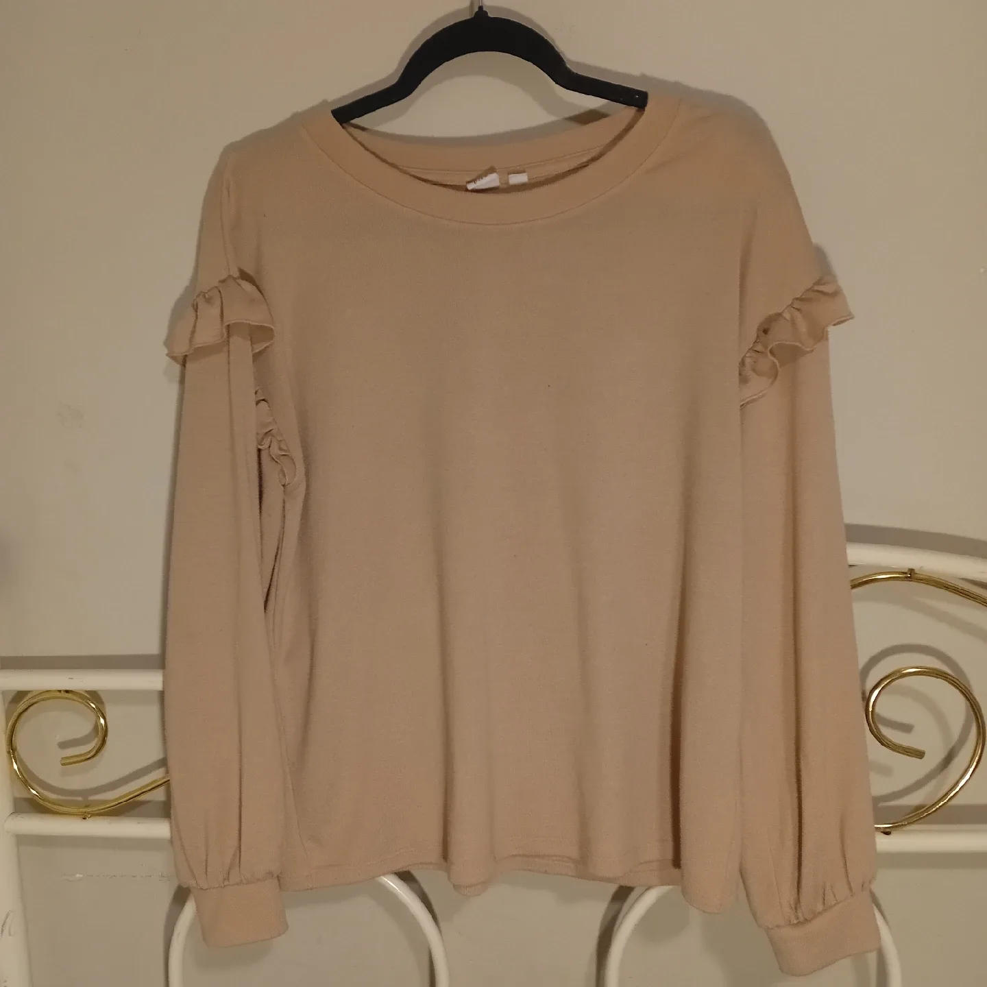 Gap Ruffle Sleeve Top - Size M thumbnail