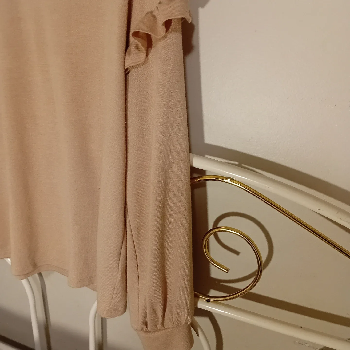 Gap Ruffle Sleeve Top - Size M image indicator(2)