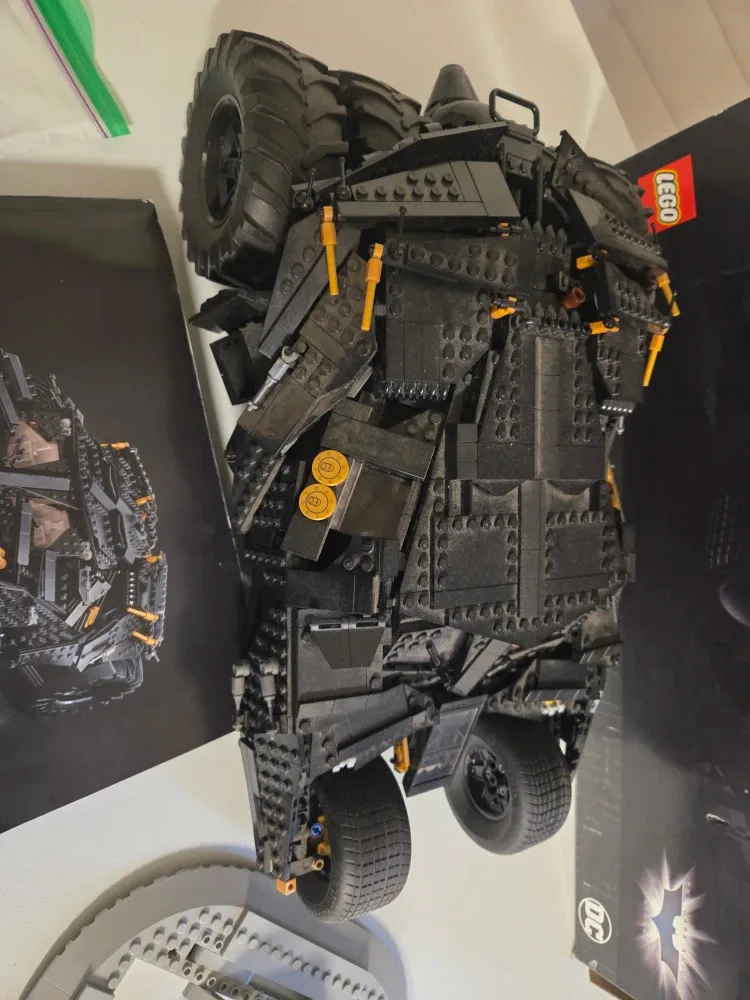 Lego DC Comics Batmobile Tumbler 76240 image indicator(2)