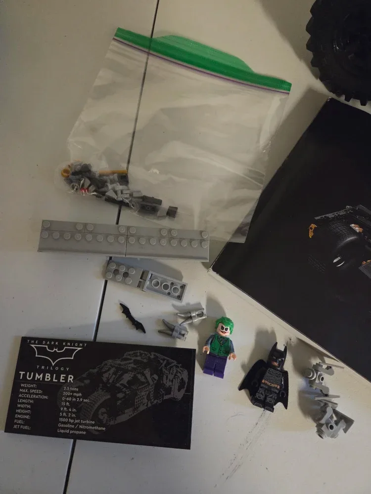 Lego DC Comics Batmobile Tumbler 76240 image indicator(3)