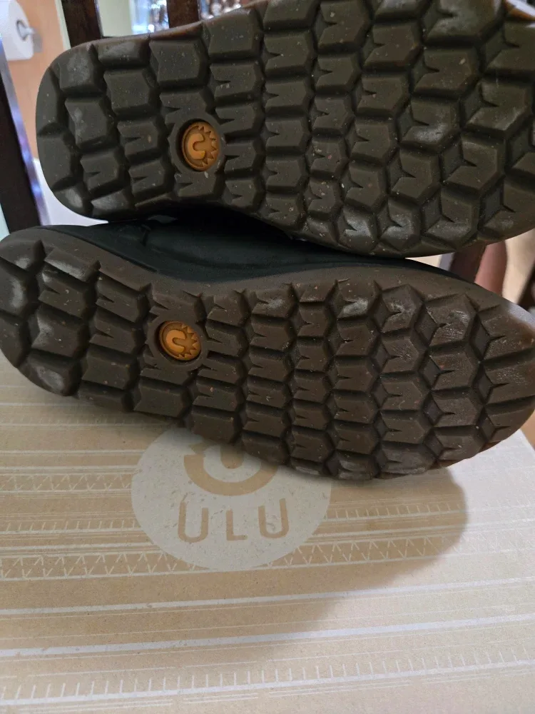 ULU Black Leather & Shearling Boots - Size 7 image indicator(4)