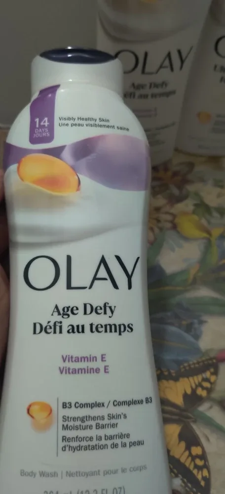 Olay Ultra Moisture & Age Defy Body Wash - 364 mLx3 image indicator(2)