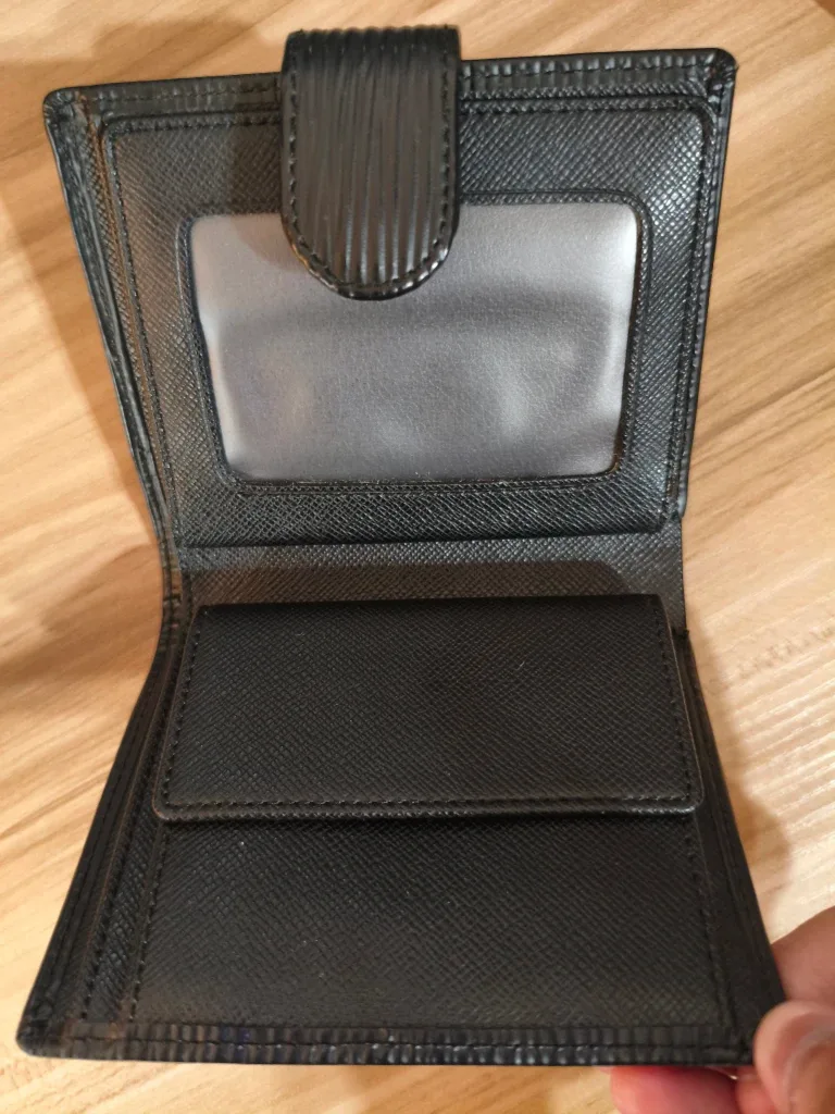 Authentic Louis Vuitton  Agenda Mini Epi Leather Noir image indicator(5)