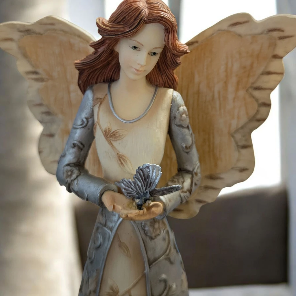 Elements 'Friends are a Lifelong Treasure' Angel Figurine - photo 2