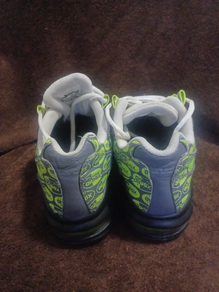 Nike air max 95 SE logos size 6.5y image indicator(3)