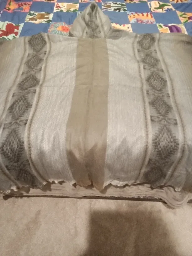 High Quality Handmade Alpaca Wool Poncho image indicator(3)