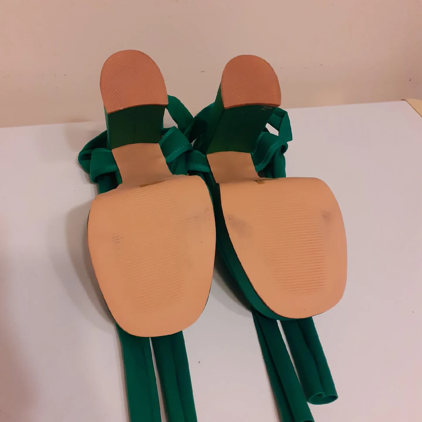 Worn Once ~ Vivianly Green Platform Heels Size 6.5 image indicator(6)