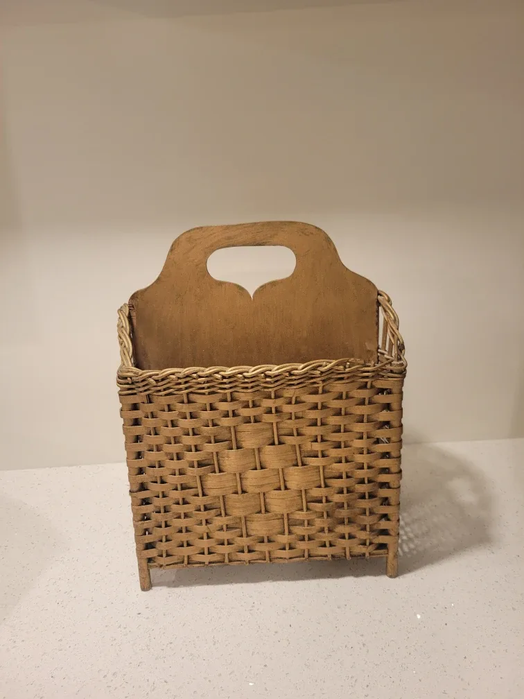 Woven Wicker Magazine Rack. Farmhouse basket image indicator(5)