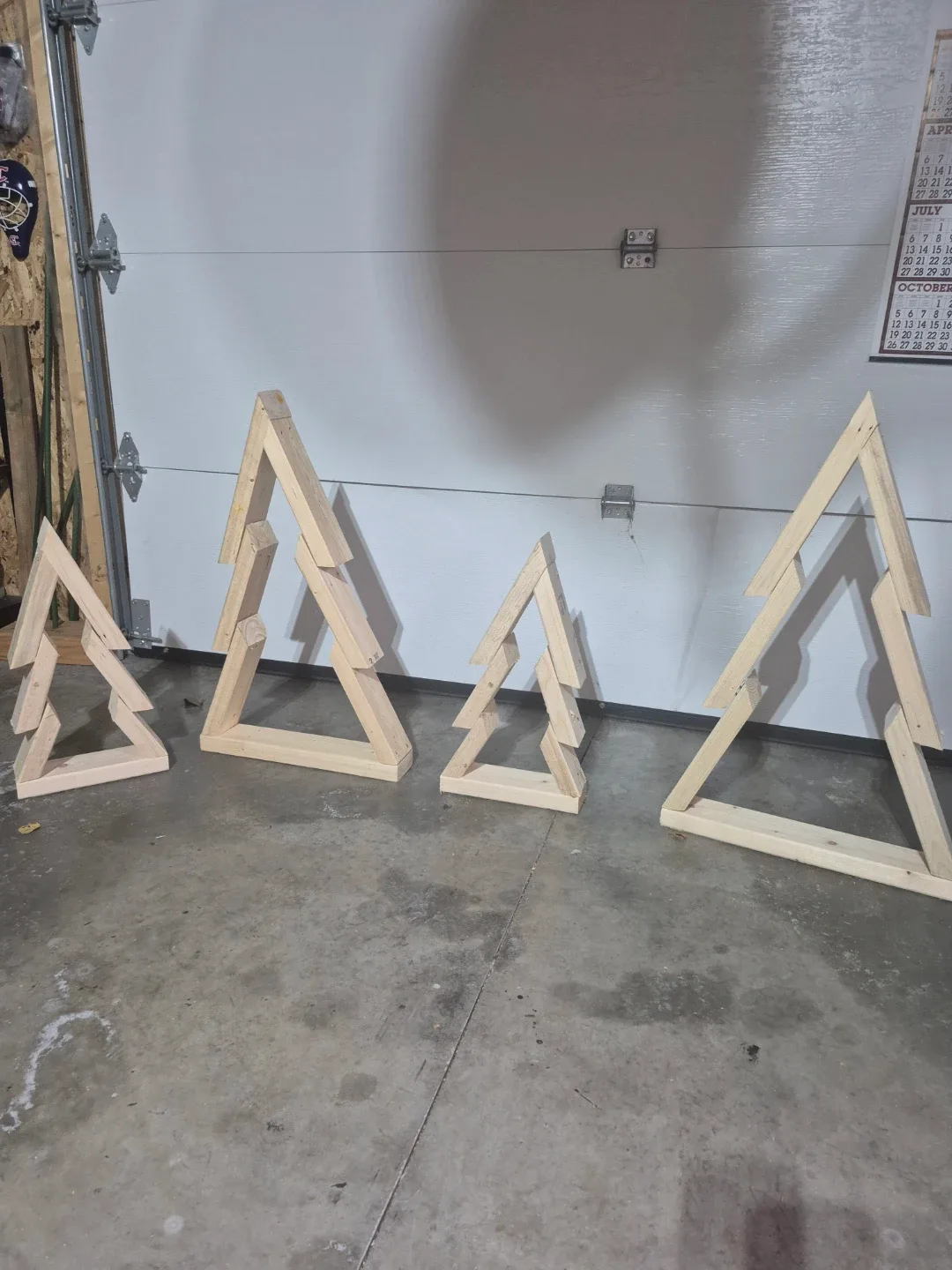 Handmade Wooden Christmas Tree Decor image indicator(2)