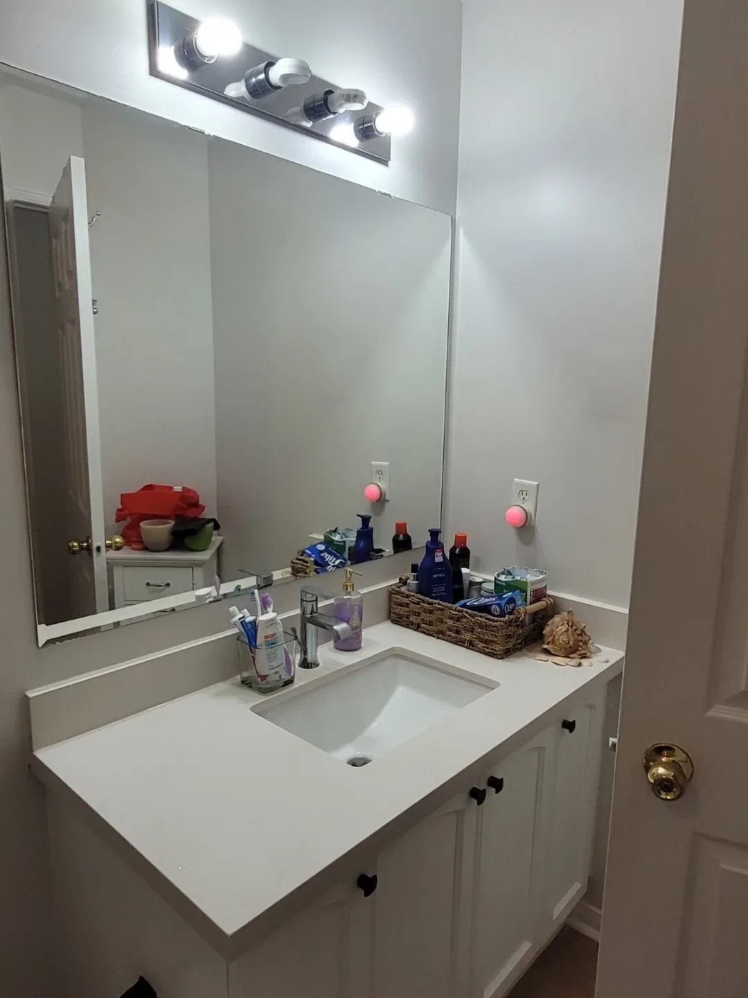 Private rooms for rent- Lisgar Peel image indicator(5)