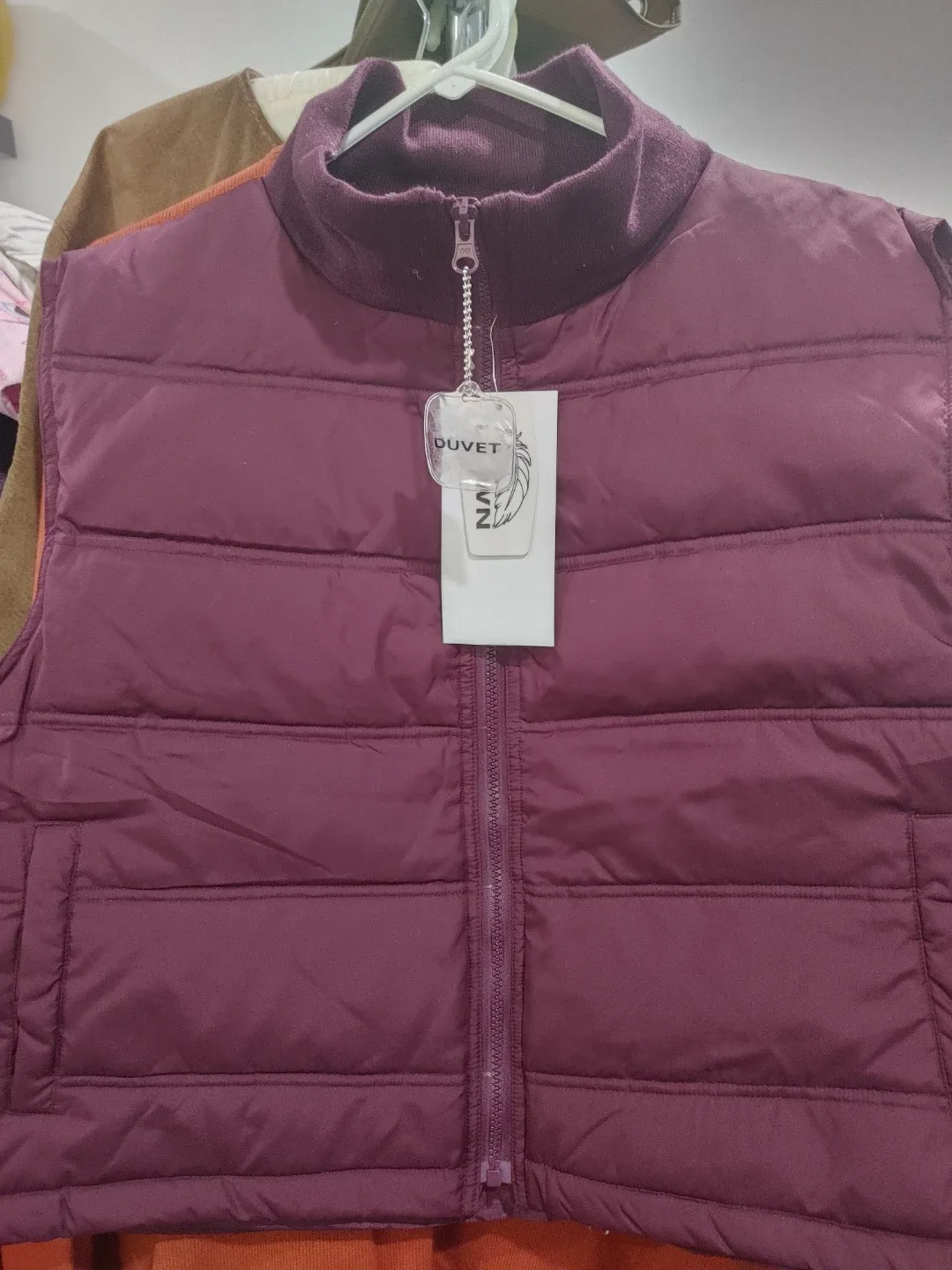 🧡WOMENS XXL DOWN BURGUNDY VEST BRAND NEW WITH TAGS. thumbnail