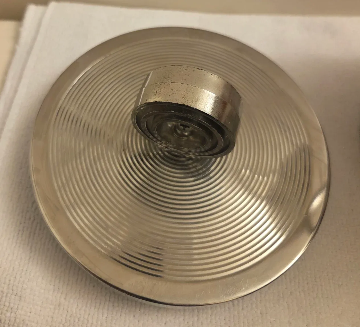 Vintage Ice Bucket with Ornate Design image indicator(4)