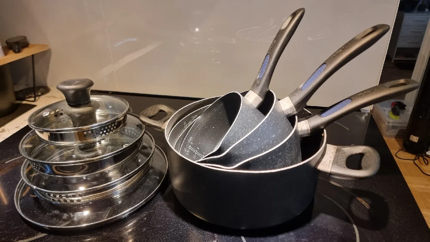 T-fal Cookware Set (8) - Pots and Pans w Lids image indicator(2)