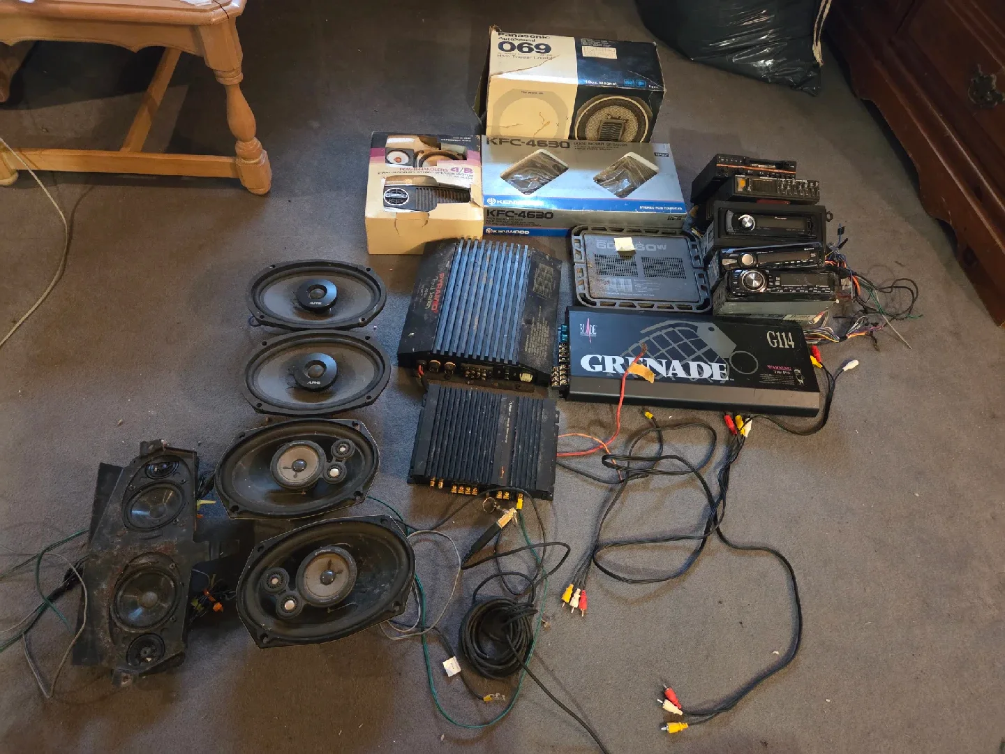 Car Audio System: Speakers, Amps, Head Units