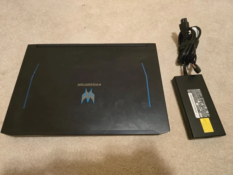 Acer Predator Helios 300 Gaming Laptop image indicator(3)
