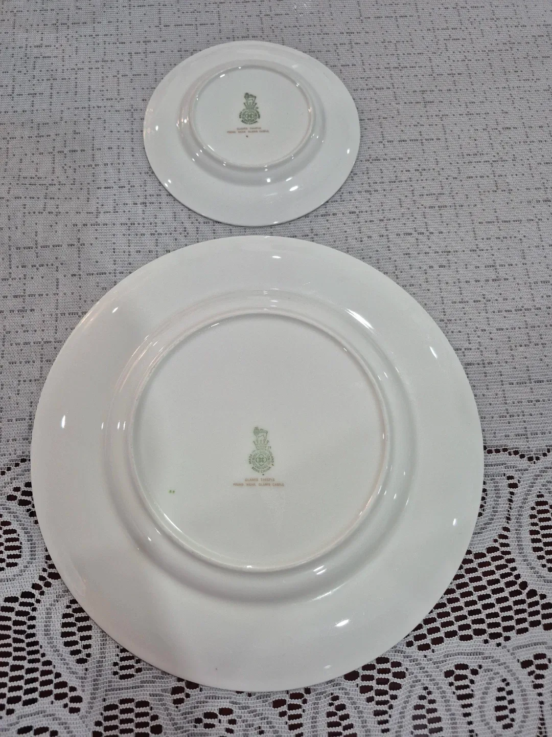 Royal Doulton 'Glamis Thistle' Bone China PlateSet image indicator(2)