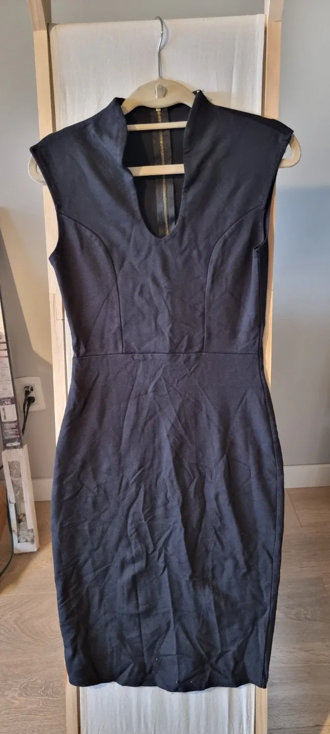 Size 6 Black Bodycon Dress thumbnail
