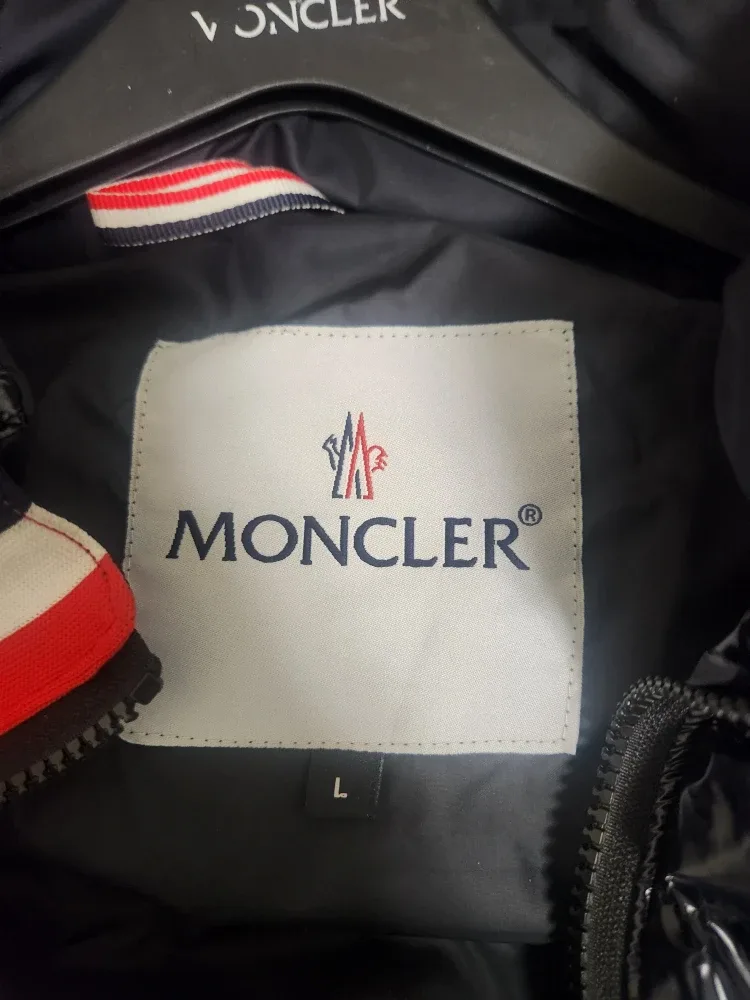 Moncler Black Puffer Jacket - Size L image indicator(3)