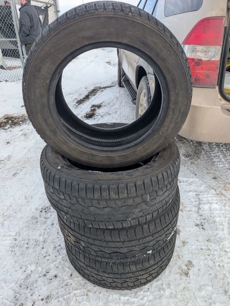 Set of 4  good Toyo Celsius winter tires 215/55R16 - photo 5
