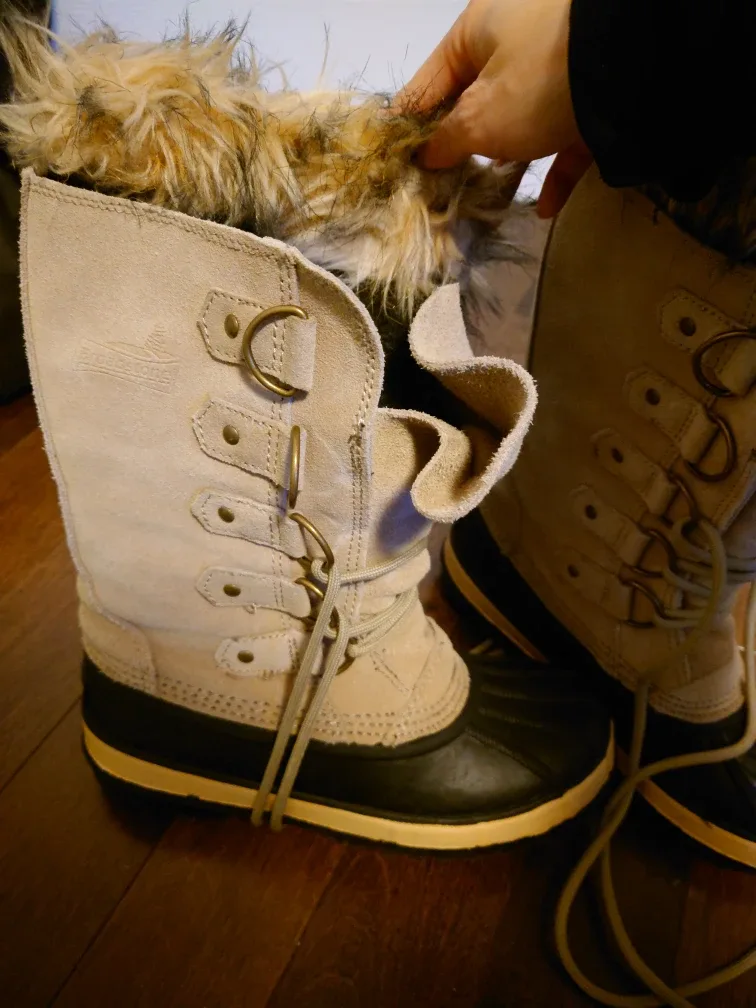 Broadstone Winter Boots, Size 6