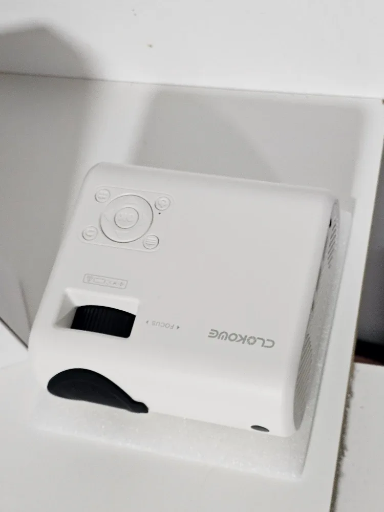 NEW- CLOKOWE Mini Projector - White image indicator(2)