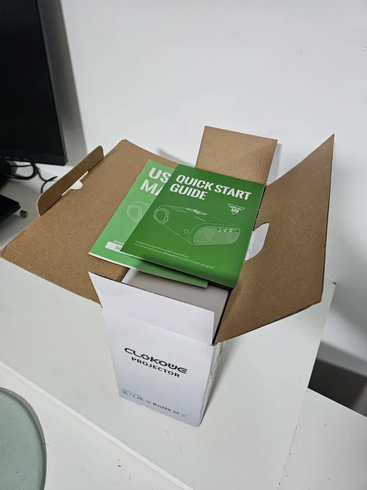 NEW- CLOKOWE Mini Projector - White image indicator(6)