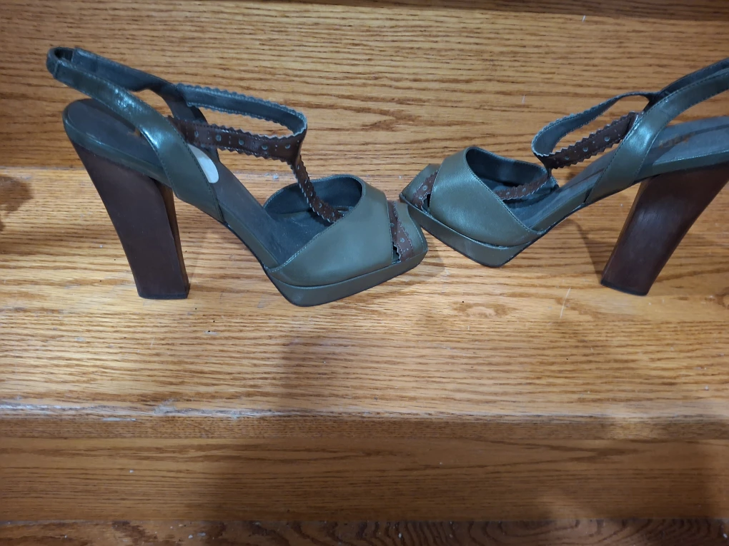 JLO Green Heels Size 9 - photo 4
