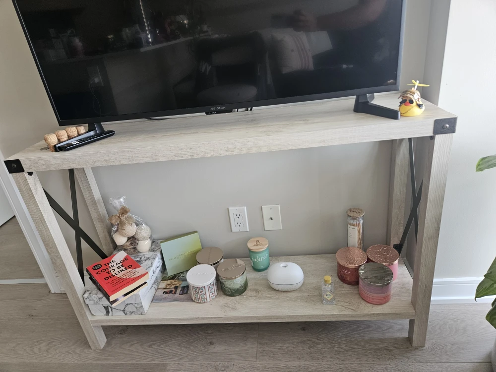 Entry Table / TV Table