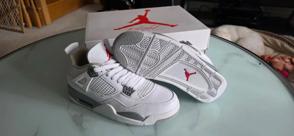 New Air Jordan 4 Retro White Oreo Size 10.5 image indicator(9)