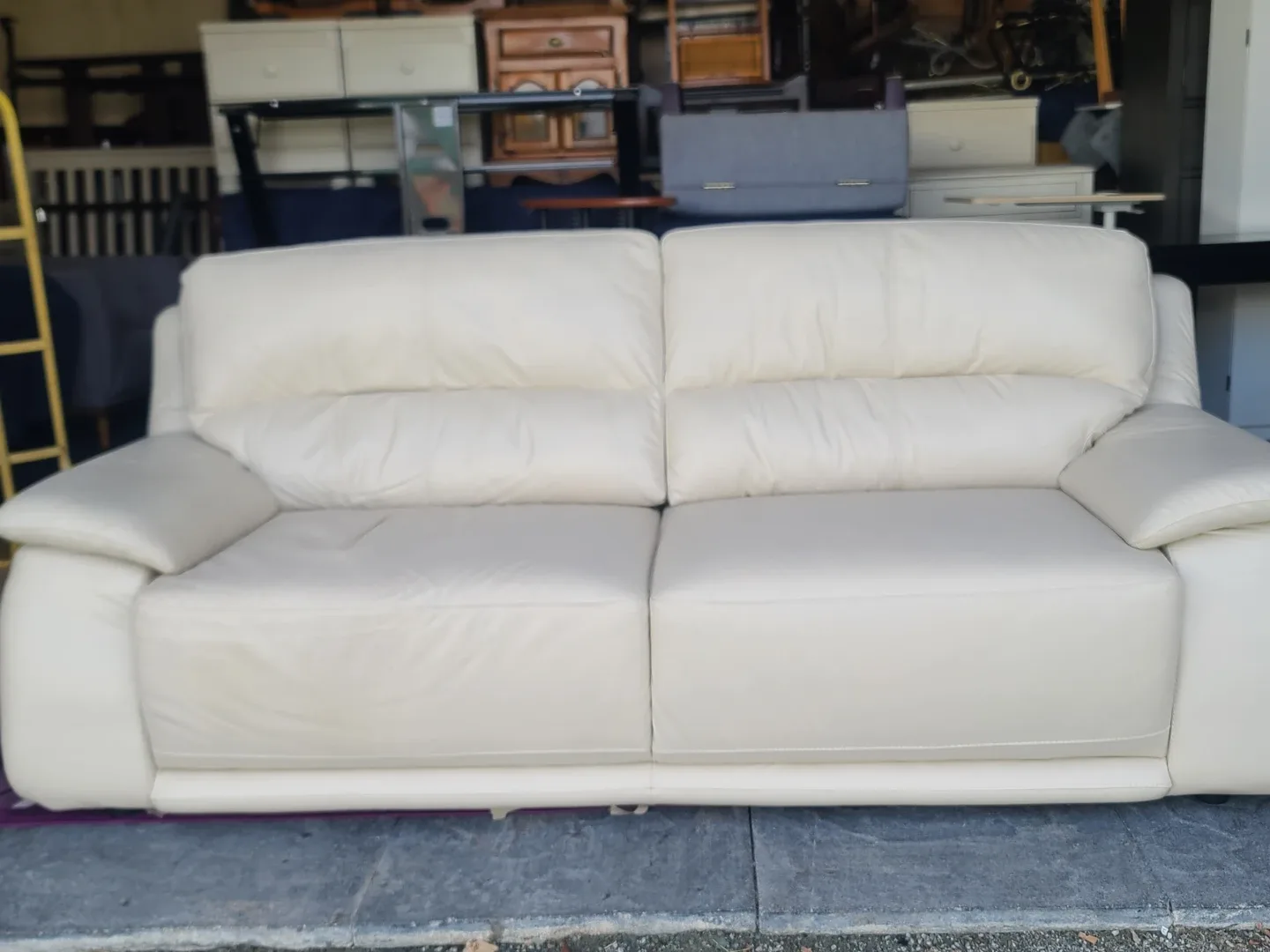 Cream Leather Sofa Set image indicator(6)