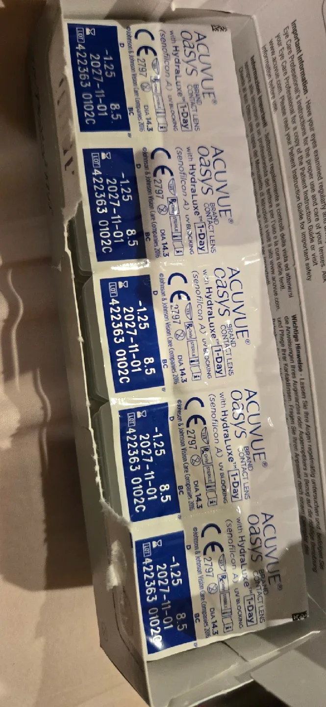 Acuvue Oasys 1-Day Contact Lenses (-1.25) image indicator(2)