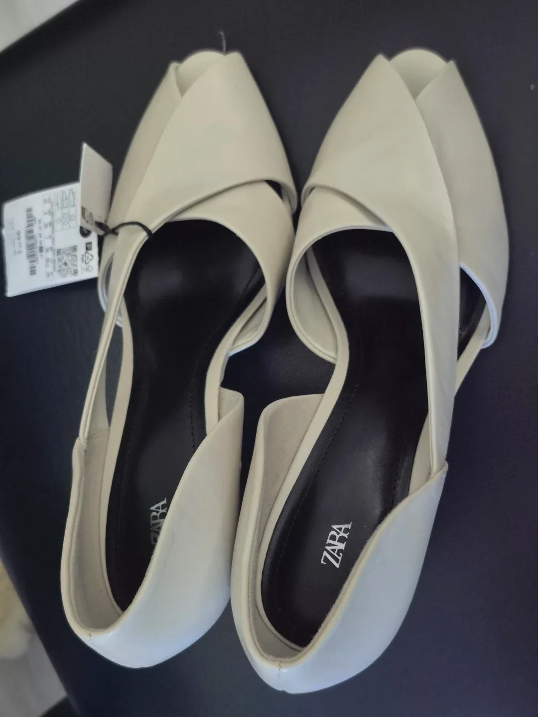 Zara Asymmetric Leather Sandals - Size 9 image indicator(3)