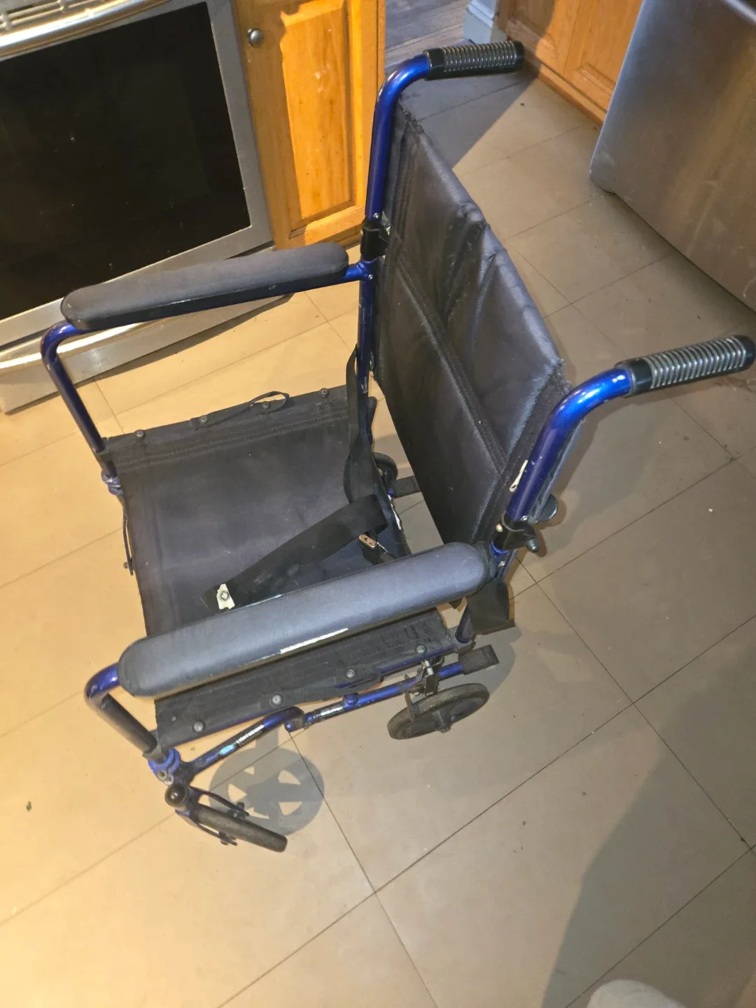 Invacare Lightweight Transport Wheelchair image indicator(2)