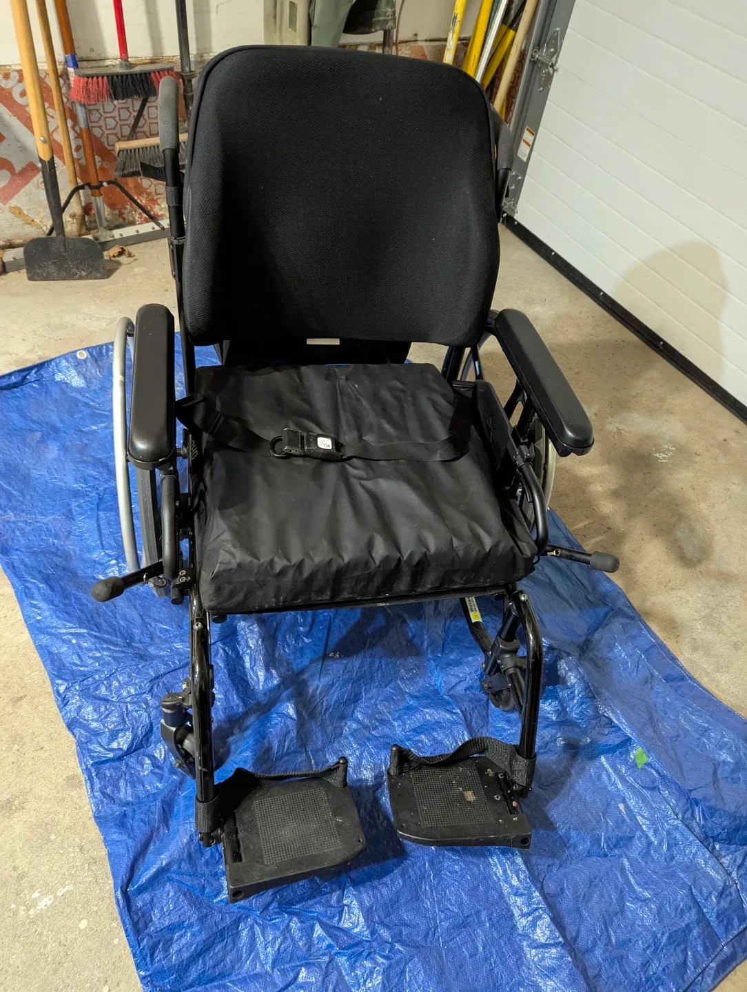 Anti-tip Foldable Wheelchair image indicator(3)