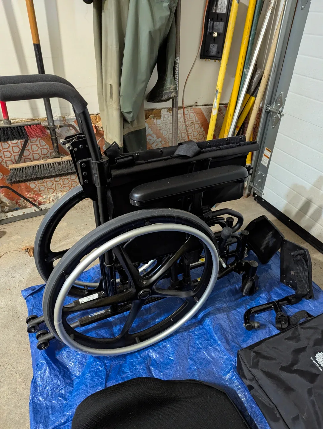 Anti-tip Foldable Wheelchair image indicator(5)
