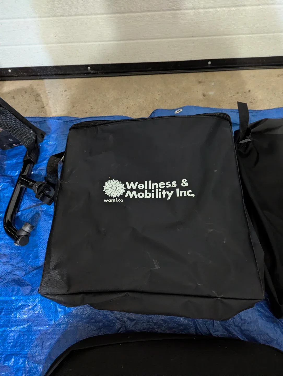 Anti-tip Foldable Wheelchair image indicator(7)