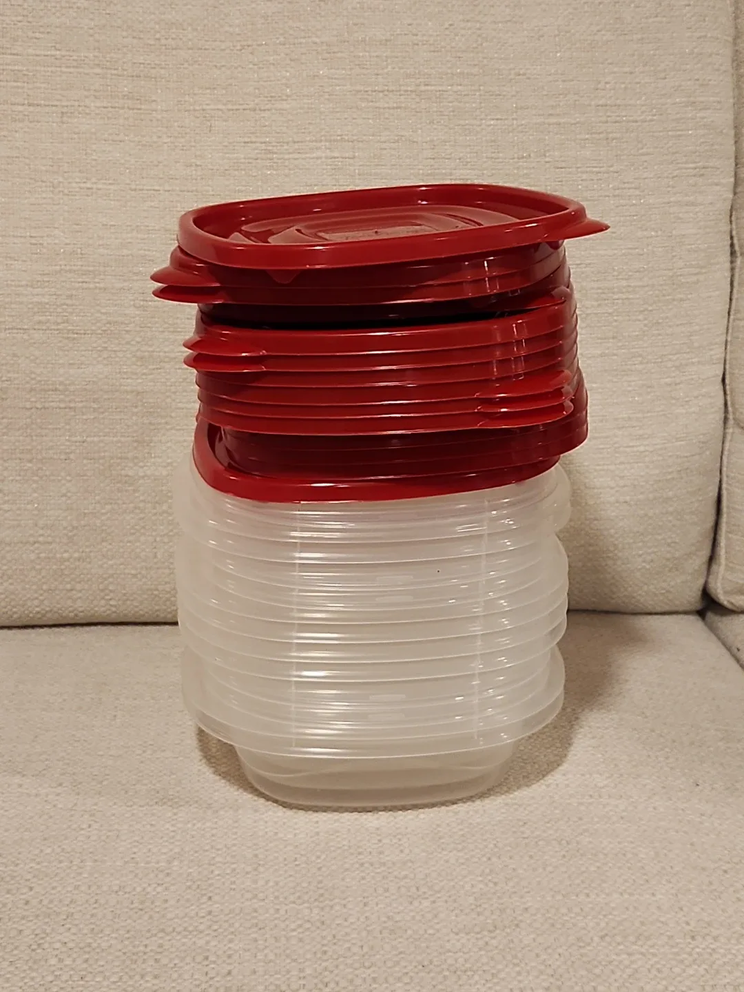 Rubbermaid Food Storage Containers with Red Lids