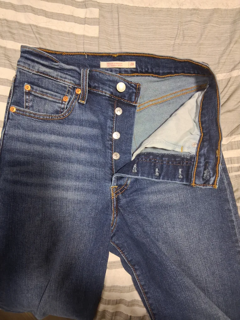 Levi's Ribcage Straight Jeans - Size 28/32 image indicator(2)