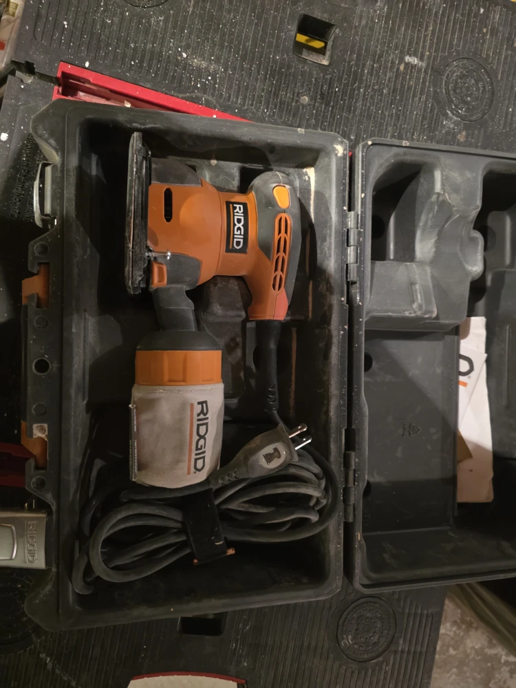 Ridgid R2500 1/4 Sheet Sander with Case - photo 3