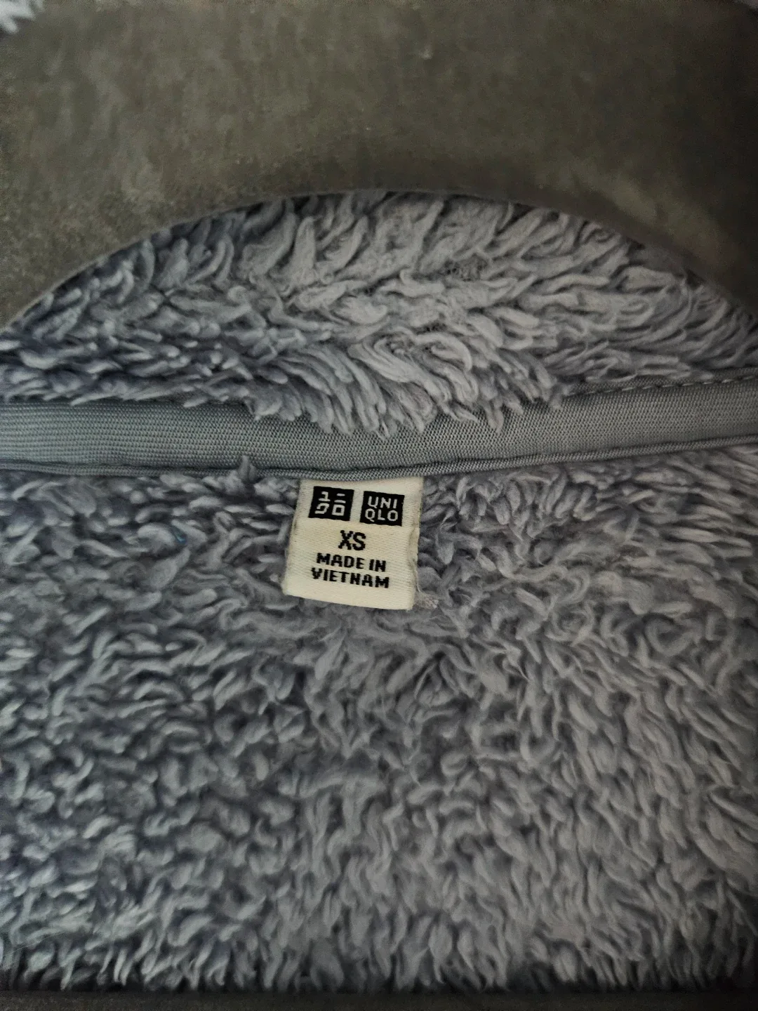 UNIQLO Fluffy Fleece Zip Up Jacket - Size XS image indicator(3)