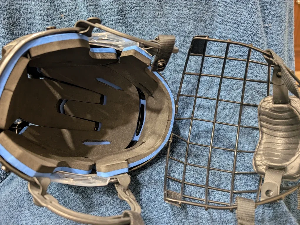 CCM Hockey Helmet with FM580 M Facemask - Medium image indicator(4)