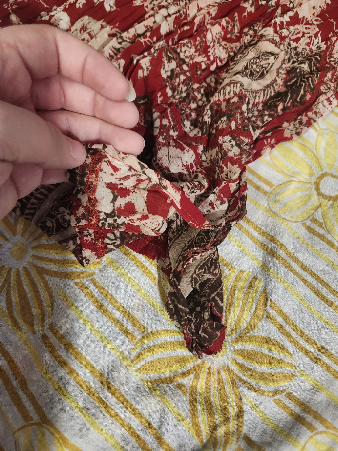 Red and brown paisley print blouse with lace trim and pleats - photo 4