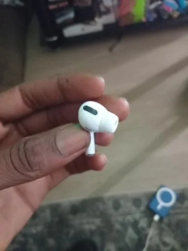 left airpod pro thumbnail