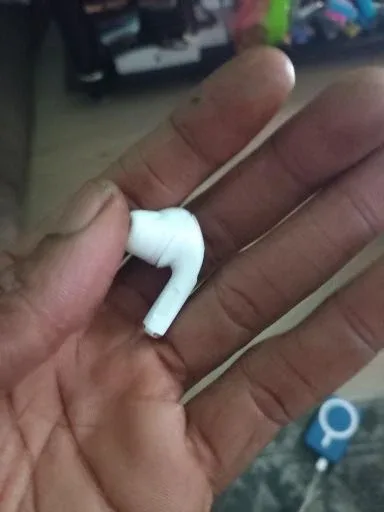 left airpod pro image indicator(2)