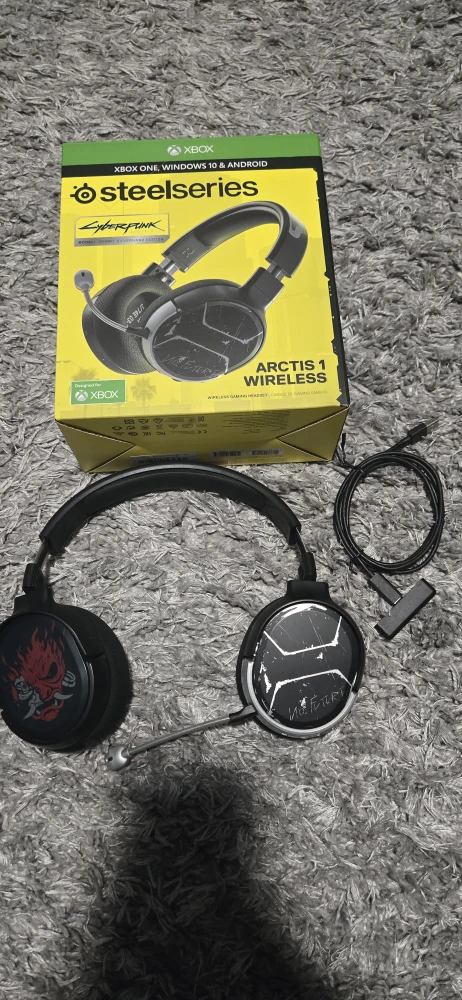 SteelSeries Arctis 1 Cyberpunk Wireless Gaming Headset