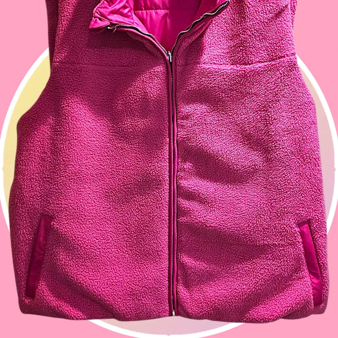 NWT Reversible Quilted Puffer / Sherpa Fleece Vest 3XL image indicator(8)