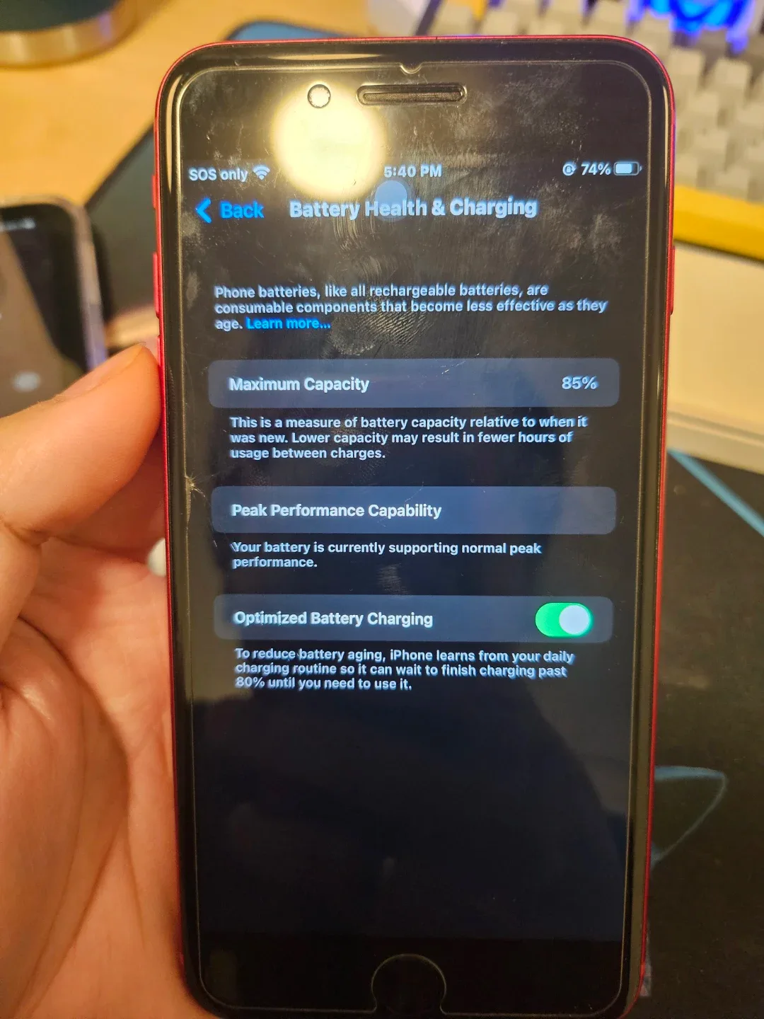 iPhone 8 plus (PRODUCT)RED image indicator(2)